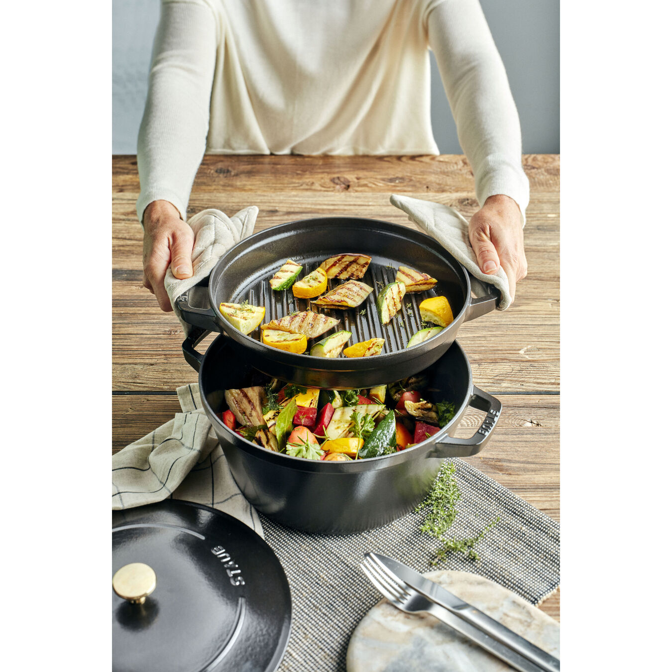 staub-braadpan-grillpan-stapelbaar-26cm-zwart