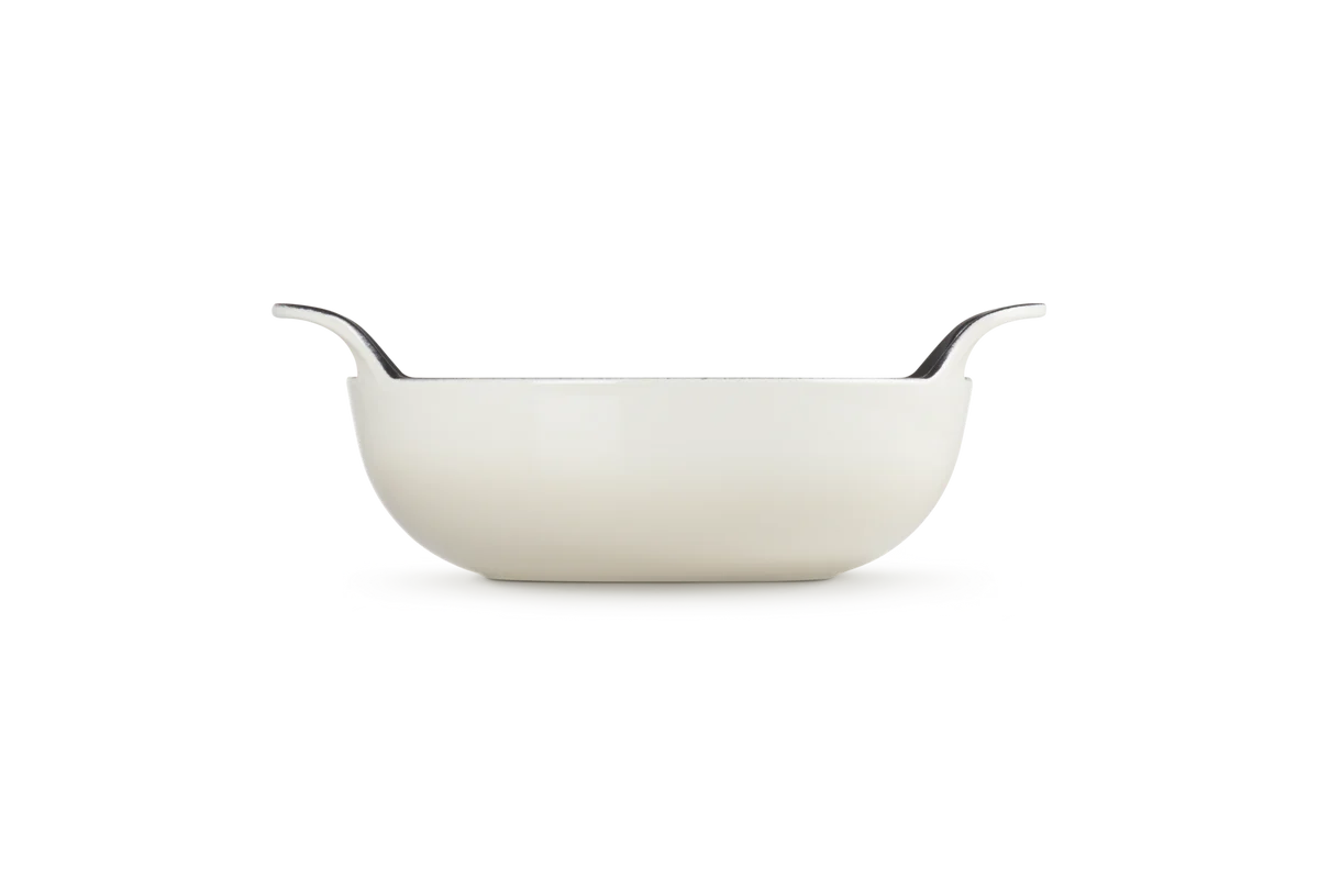 le-creuset-classic-balti-wokpan-24cm-meringue2.jpg