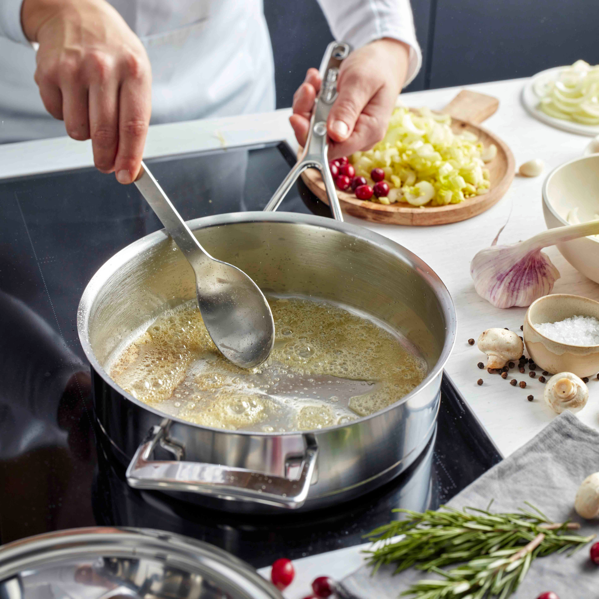 demeyere-silver-7-hapjespan-met-rvs-deksel-24cm