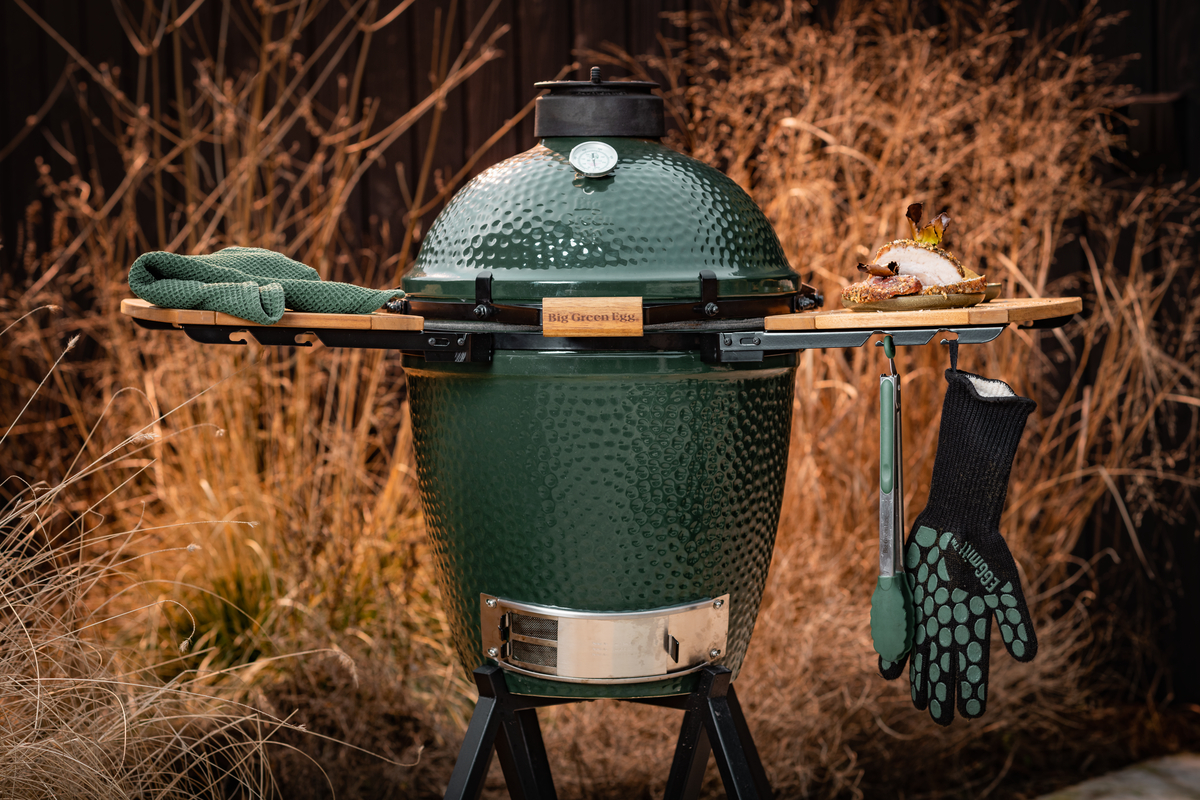 big-green-egg-medium-houtskoolbarbecue-met-integgrated-nest-en-handler