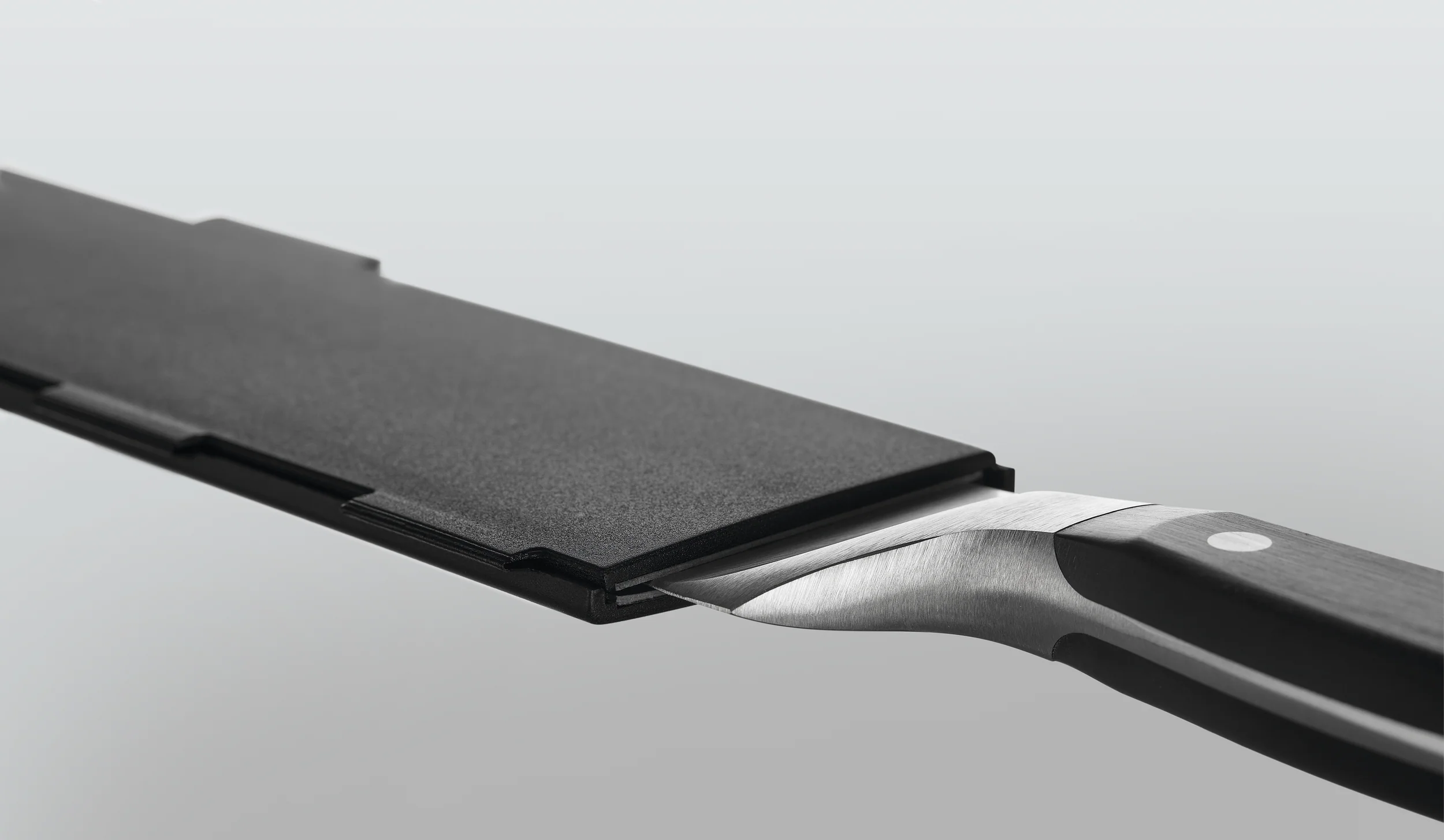 wusthof-magnetic-messenbeschermer-26x55cm-2069640103_5_5webp