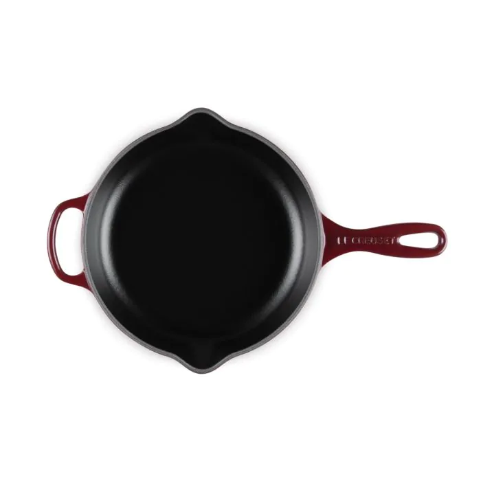 le-creuset-signature-skillet-23cm-garnet3.jpg