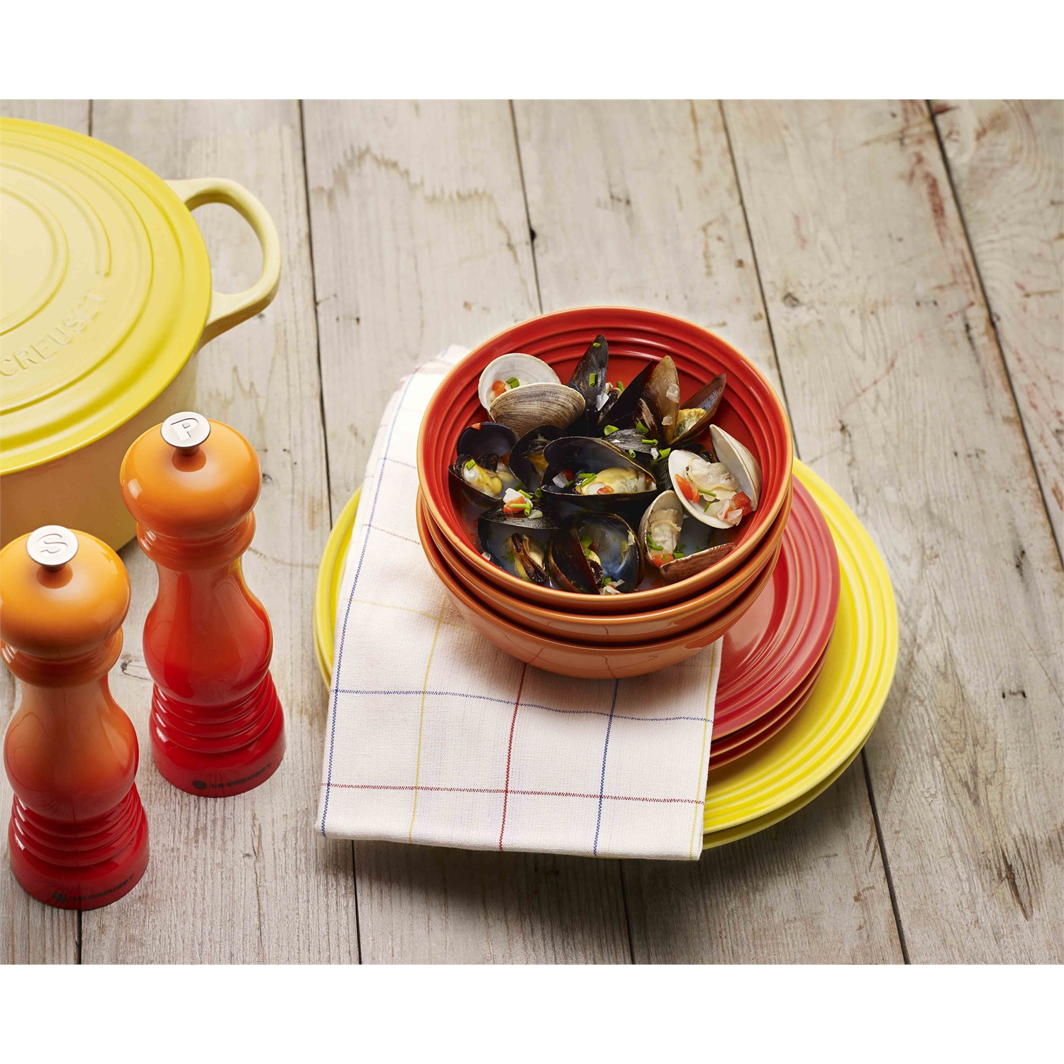 le-creuset-stoneware-ontbijtbord-22cm-soleil