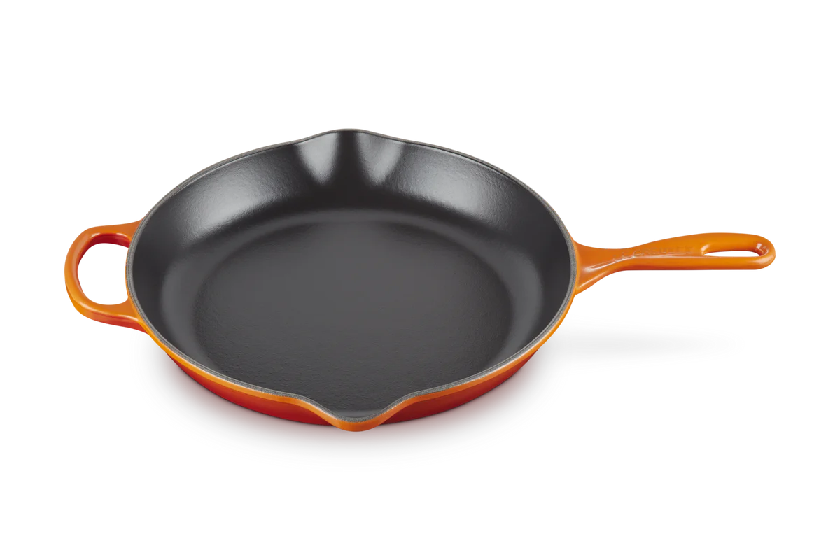 le-creuset-signature-skillet-30cm-oranjerood.jpg