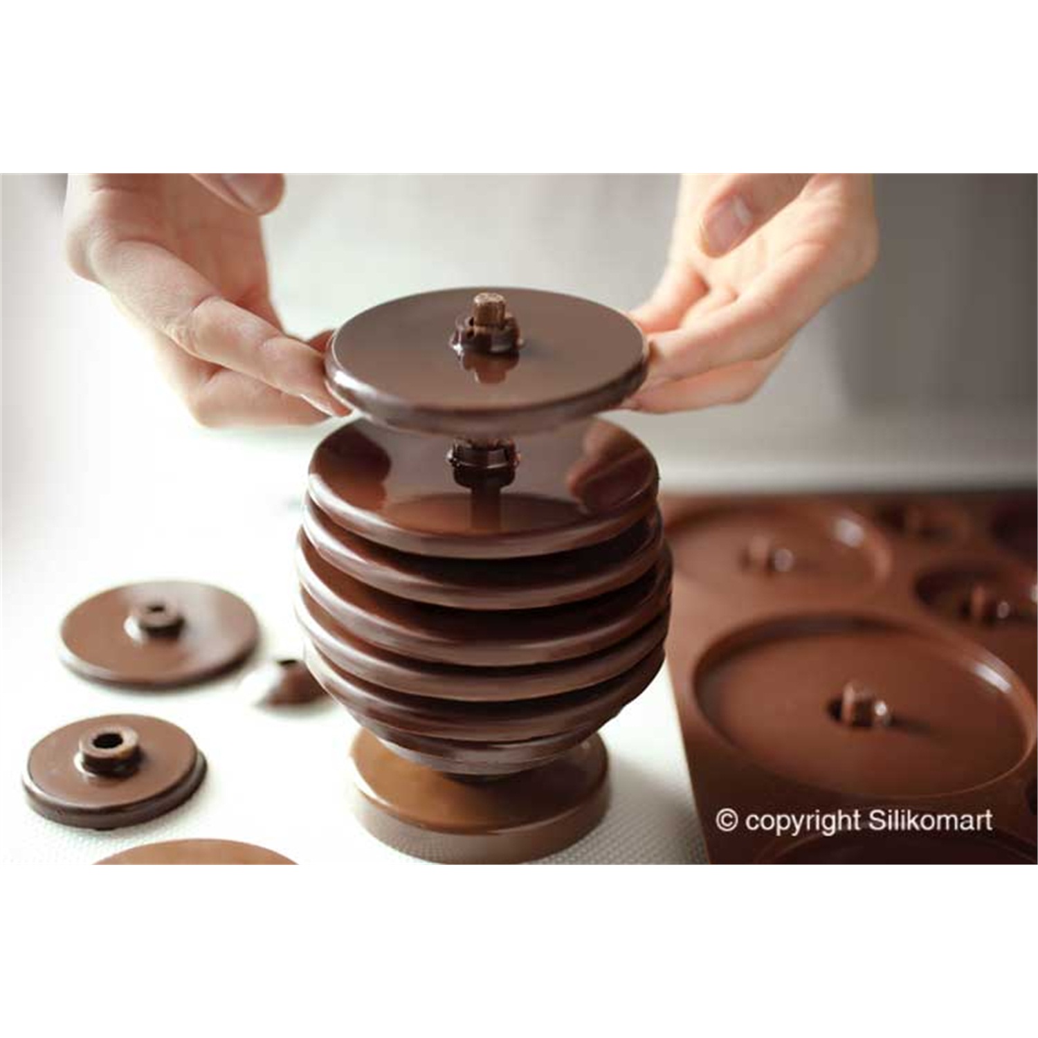silikomart-easychoc-3d-egg-choc-chocoladeset-c3d-02-3-delig