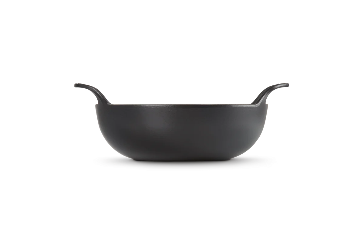 le-creuset-gietijzeren-balti-wokpan-24cm-mat-zwart3.jpg