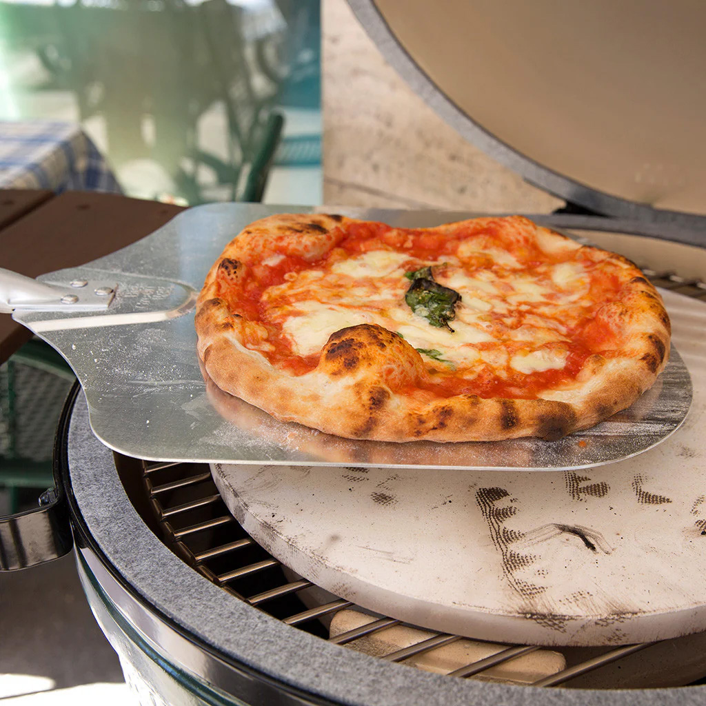big-green-egg-pizza-peel-sfeer-2.jpg